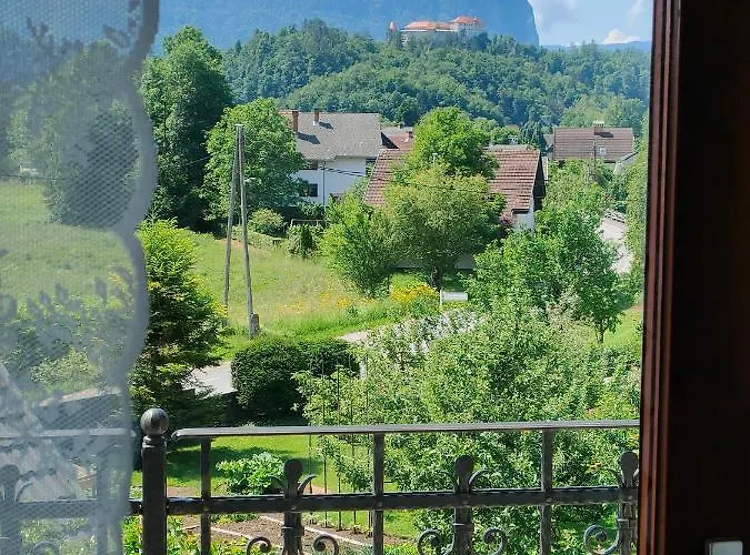 & Aleksandra Hiša za goste