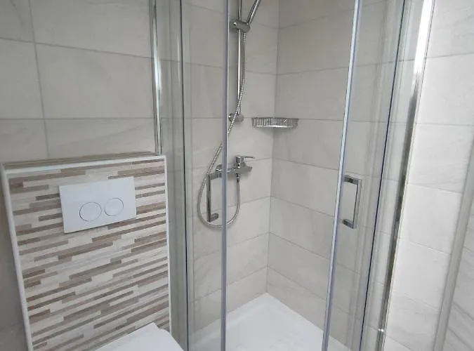 Hiša za goste & Aleksandra 3*