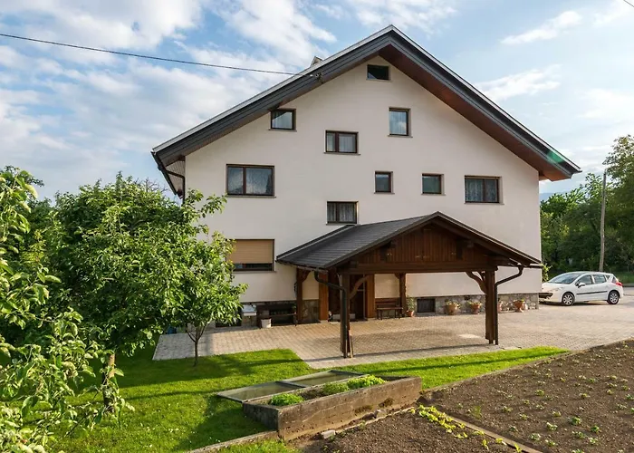 & Aleksandra Hiša za goste 3*