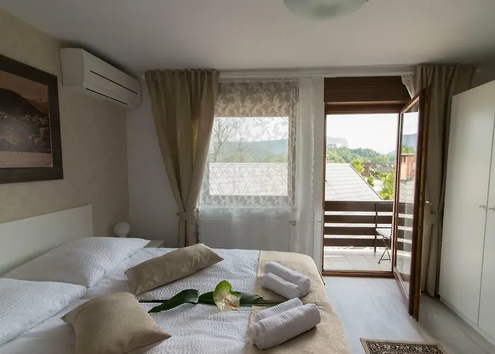 Hiša za goste & Aleksandra 3*